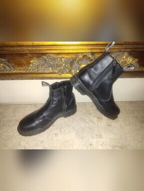 Dr. Martens Chelsea Wizard Black Leather Chukka Zip Boots